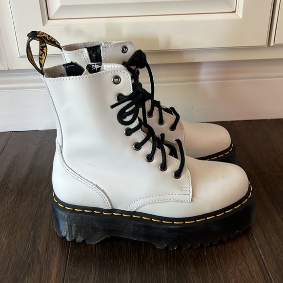 NWT DR MARTENS Jadon Boot Smooth Leather Platforms! - Picture 8 of 13